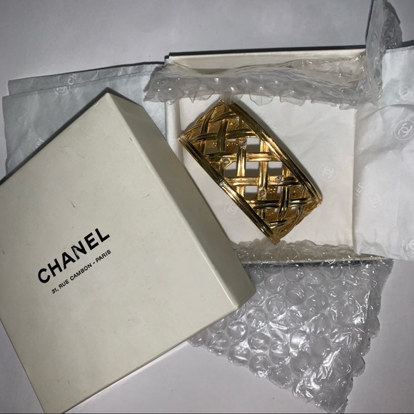 CHANEL P96 Gold Lattice Cuff Bracelet $1800 - Picture 14 of 14